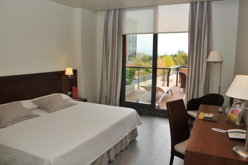 Hotel Barcelona Golf Resort 4 Sup Сан-Эстеве-Сесровирес Номер фото